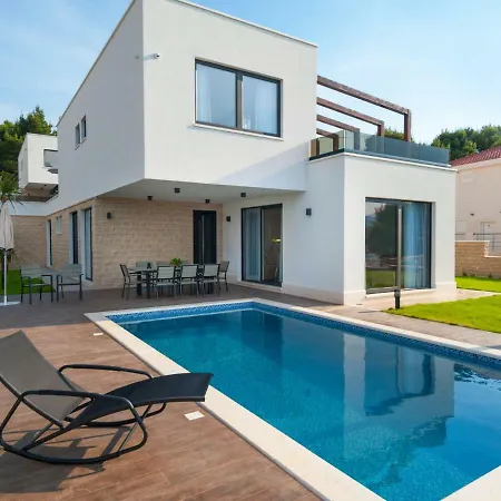 More Villa *